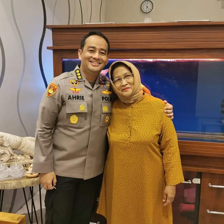 Sosok Ibu di Mata Kombes Ahrie Sonta Sekpri Kapolri: Bara Semangat yang Tak Pernah Padam