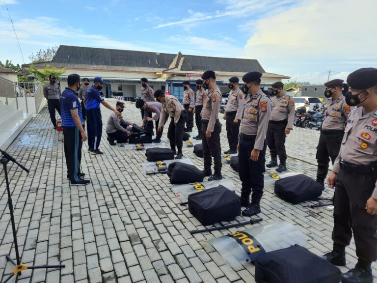 Kabag Ops Polres Pangkalpinang Cek Kelengkapan Dalmas, Dalam Rangka Persiapan Pengamanan Unras