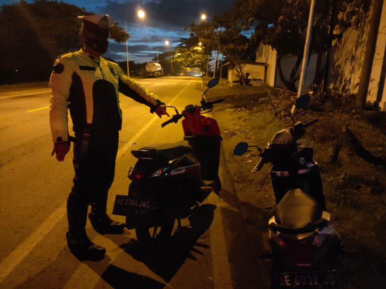 Antisipasi Balap Liar dan Premanisme Satlantas Polres Ngawi Gelar Patroli di jalan Ir. Soekarno