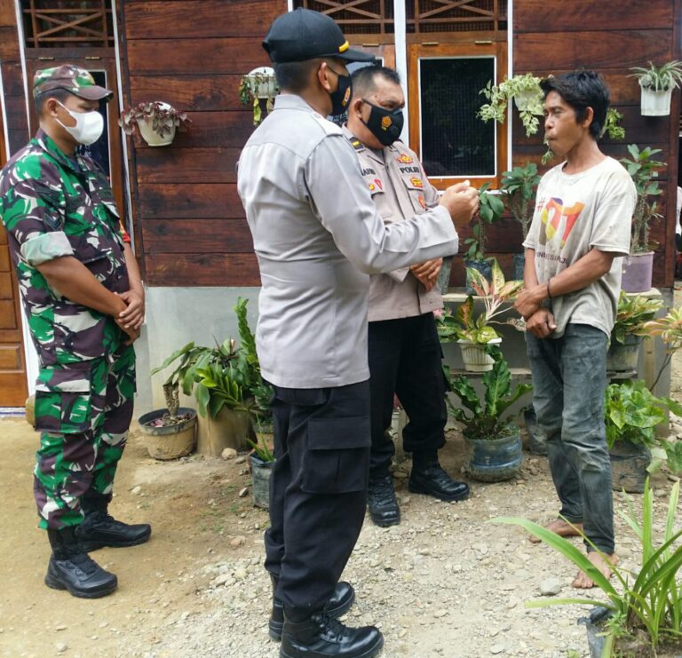 Polsek Kejuruan Muda Polres Aceh Tamiang Bekerja Sama Dengan Datok Penghulu Adakan Vaksinasi
