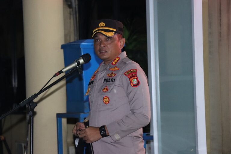 Polres Metro Jakbar Melaksanakan Apel Gabungan Patroli Skala Besar