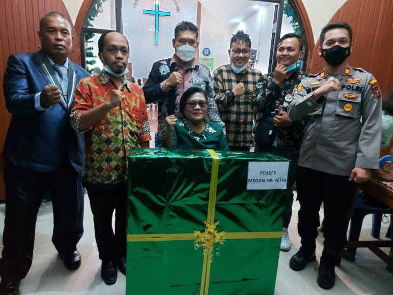 Sambut Nataru, Polsek Medan Helvetia Peduli Kasih Kepada Penyandang Disabilitas
