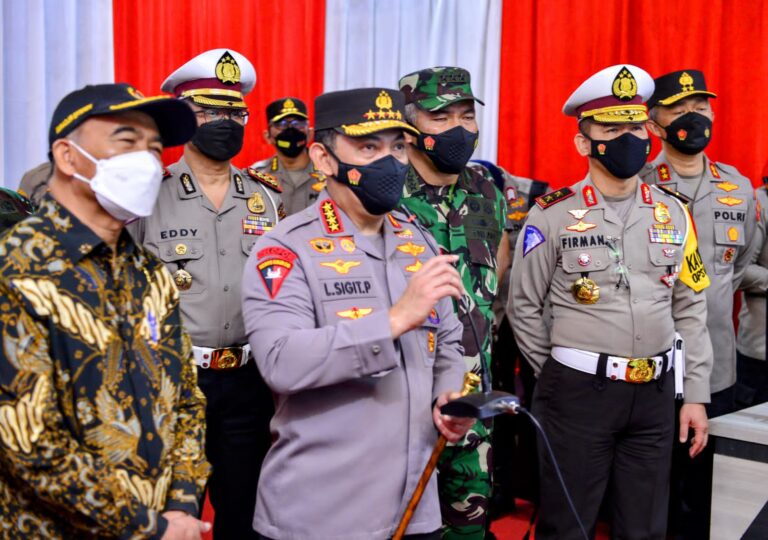 Pastikan Tak Ada Lonjakan Covid 19 Pasca-Nataru, Kapolri Terjun Langsung Cek Prokes di Tempat Wisata