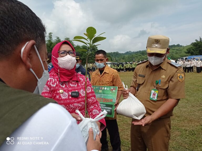 Ade Yasin Hadiri Puncak Acara HKSN di Sukawangi Kabupaten Bogor 2021