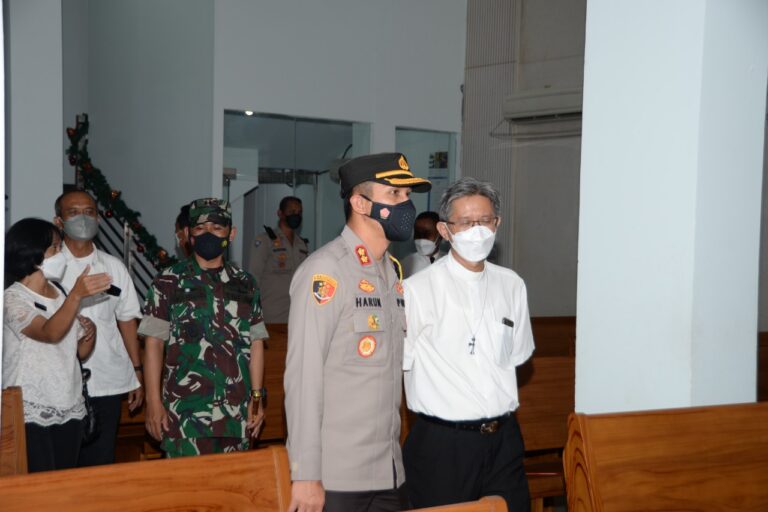 Kapolres Bogor Pastikan  Pelaksanaan Ibadah  Misa Malam Natal Berjalan Aman