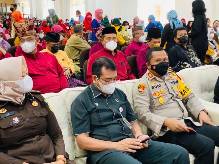 Kapolres Pangkalpinang Hadiri Peringatan Hari Ibu Ke-93 Tahun 2021
