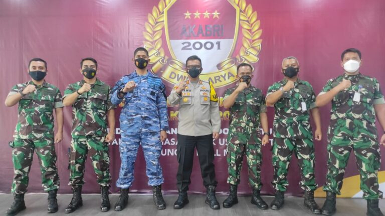 Lindungi Anak, Kapolres Madiun Kota Bersama Alumni AKABRI 2001 Gelar Vaksinasi Anak Massal