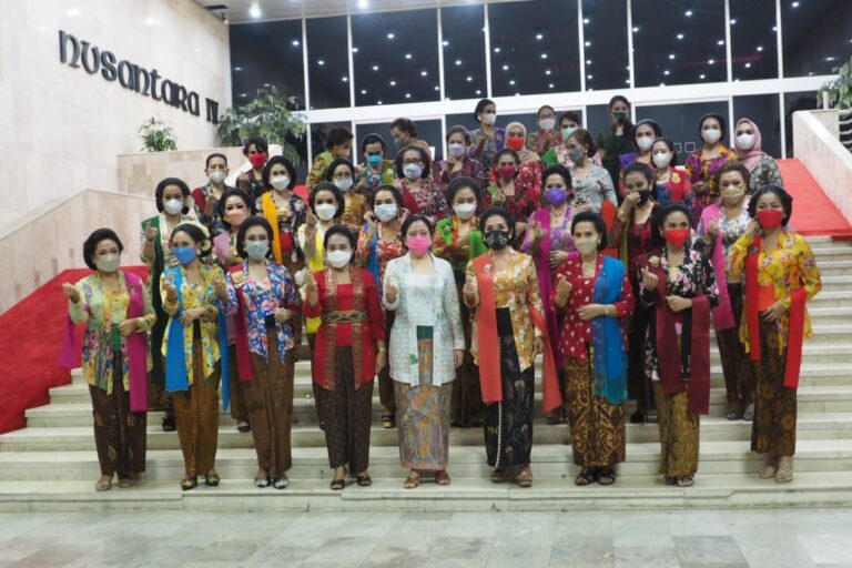 Puan Maharani Dukung Kebaya Jadi Warisan Tak Benda dari Indonesia