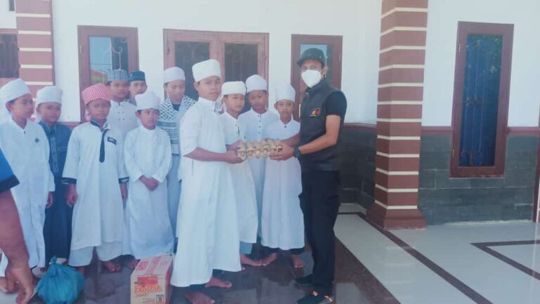 Wartawan Mediapolri dan Buserkriminal Berikan Santunan di Rumah Taqfiz Qur’an