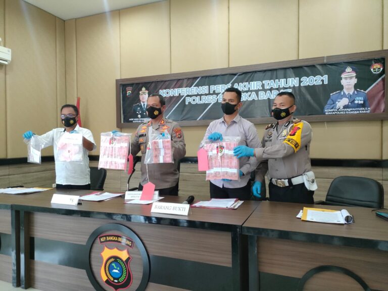 Polres Bangka Barat Gelar Konferensi Pers Akhir Tahun 2021