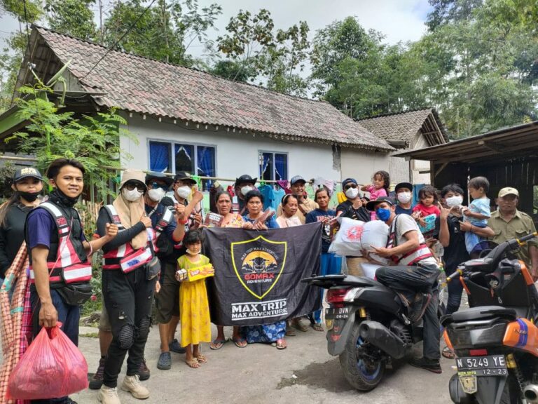 Komunitas Gomax Adventure Gelar Baksos di Semeru