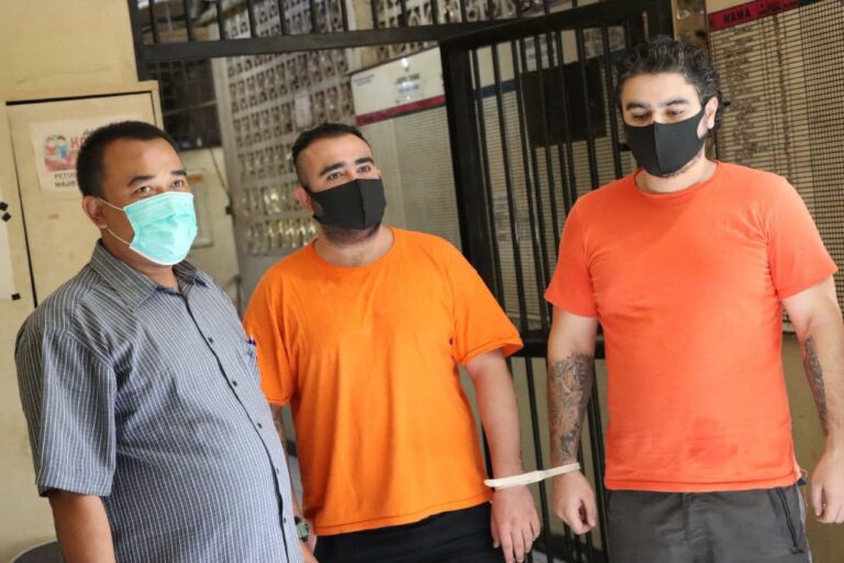 Satnarkoba Polres Jakbar Serahkan Berkas Perkara Hasil Pengungkapan Pabrik Sabu