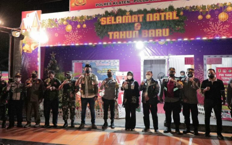 Dandim 0723/Klaten Letkol Inf Joni Eko Prasetyo Pimpin Patroli Pengamanan Malam Tahun Baru 2022