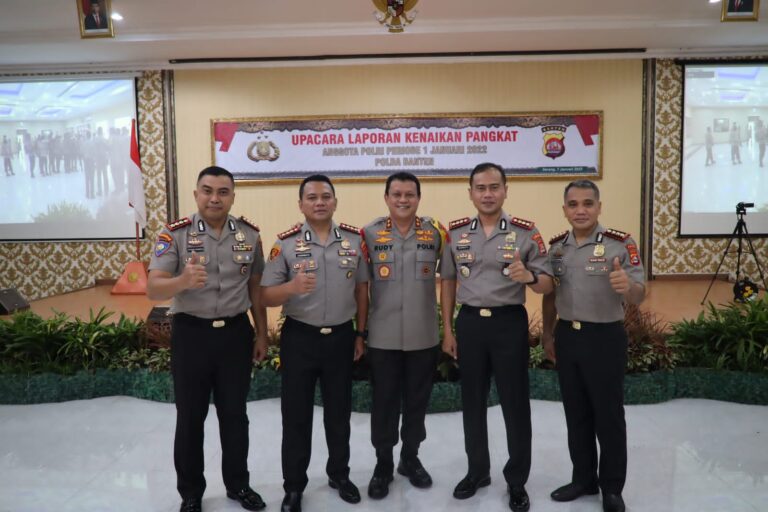 Kapolda Banten Pimpin Upacara Kenaikan Pangkat Personel Polda Banten dan Jajaran