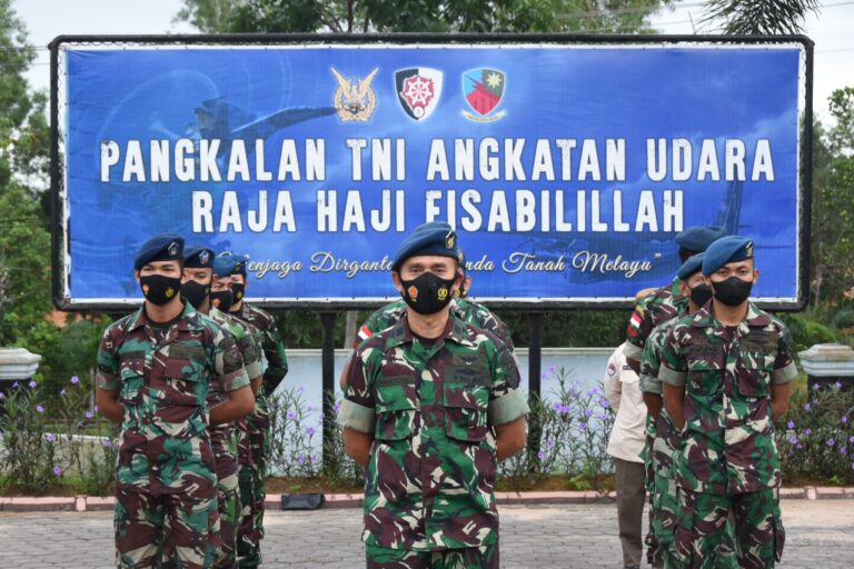 Komandan Lanud Raja Haji Fisabilillah Pimpin Apel Luar Biasa Awal Tahun 2022