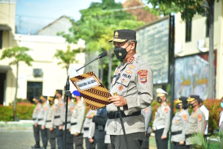 Irjen Pol Hendro Sugiatno Pimpin Sertijab Dua Pejabat Utama Polda Lampung