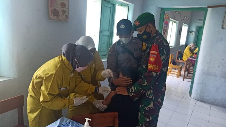 Babinsa Wonosari Sukseskan Program Percepatan Vaksinasi Anak