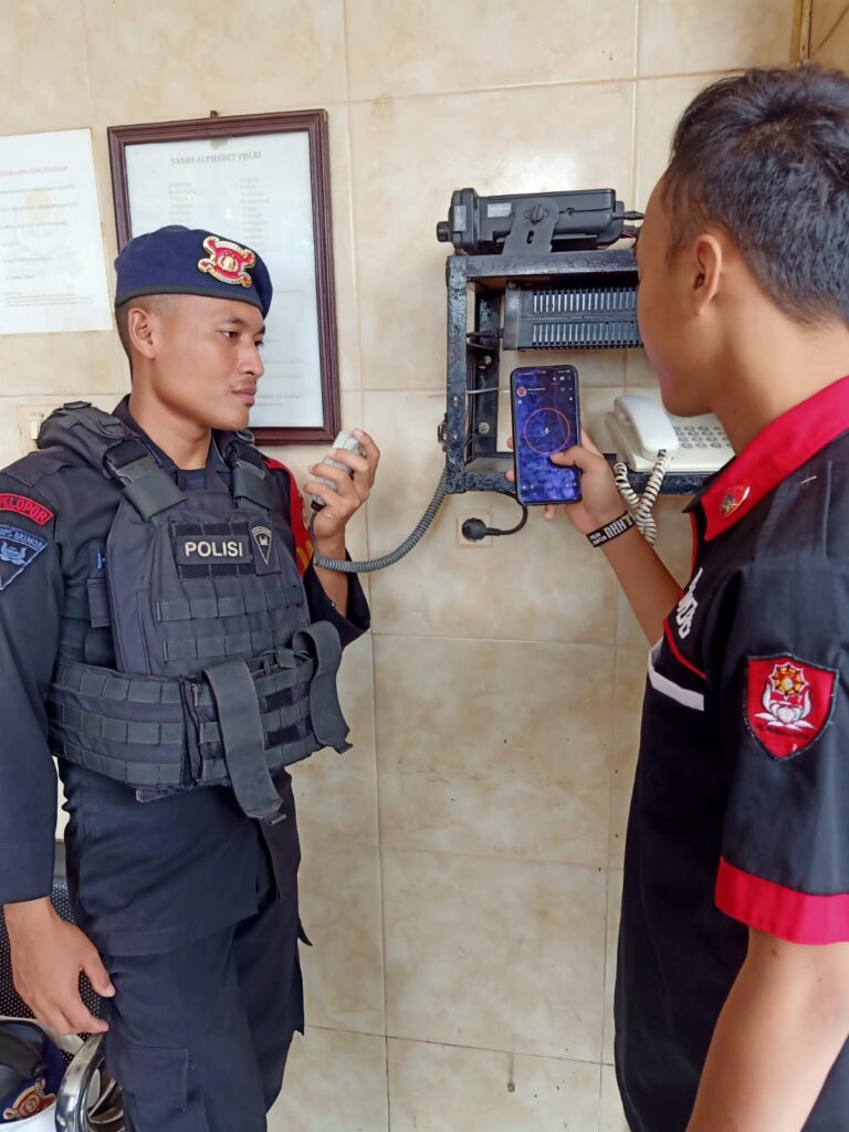 Jangkau Komunikasi Lebih Luas, Personel Satbrimob Polda Banten Lakukan Terobosan Aplikasi Zello