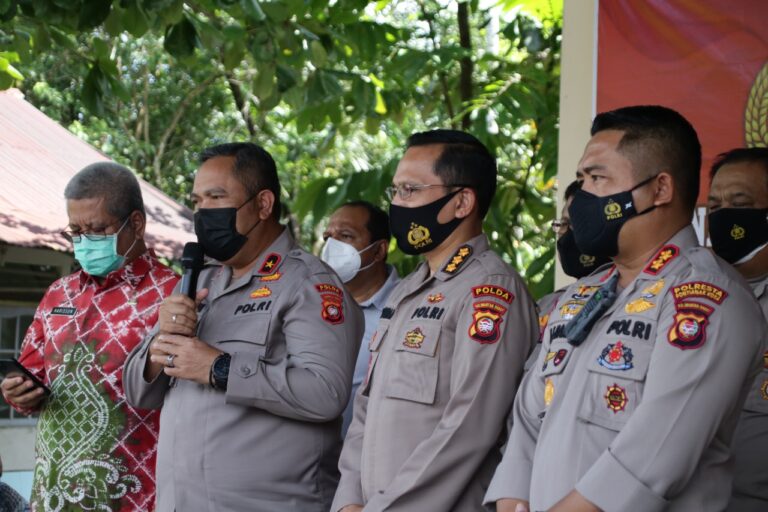 Demi Mendukung Percepatan Vaksinasi, Wakapolda Kalbar Ikuti Vaksinasi Serentak Secara Virtual