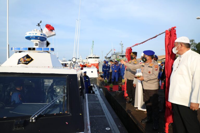 Tambah Perkuatan Pengamanan Perairan, Kapolda Sumut Resmikan Kapal Patroli Cepat Polairud