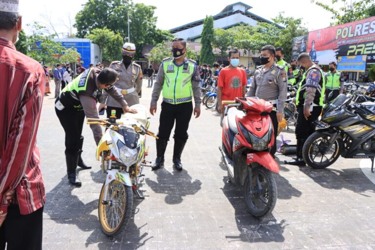 Sebanyak 77 Unit Kendaraan Roda Dua Hasil Penertiban Malam Tahun Baru Dikembalikan Satlantas Polres Tuban