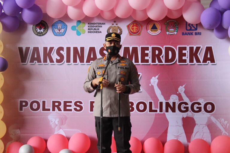 Tarik Minat Anak Vaksin, Polres Probolinggo Datangkan Gatot Kaca dan Badut hingga Arena Bermain