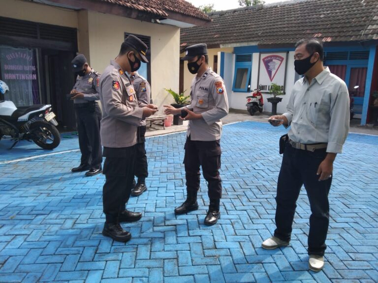 Polsek Mantingan Gelar Apel Peningkatan Disiplin Anggota