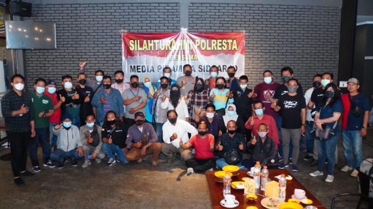 Perkuat Sinergitas, Polisi Ngopi Bareng Media Piramida Sidoarjo