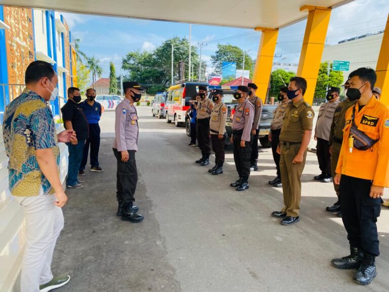 Polres Pangkalpinang Bersama TNI Kawal Vaksinasi Covid 19