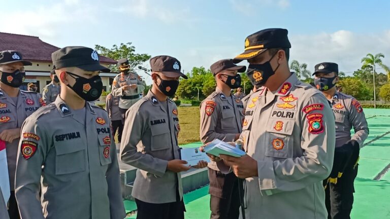 Kapolres Bangka Barat Berikan Tali Kasih Kepada Personil