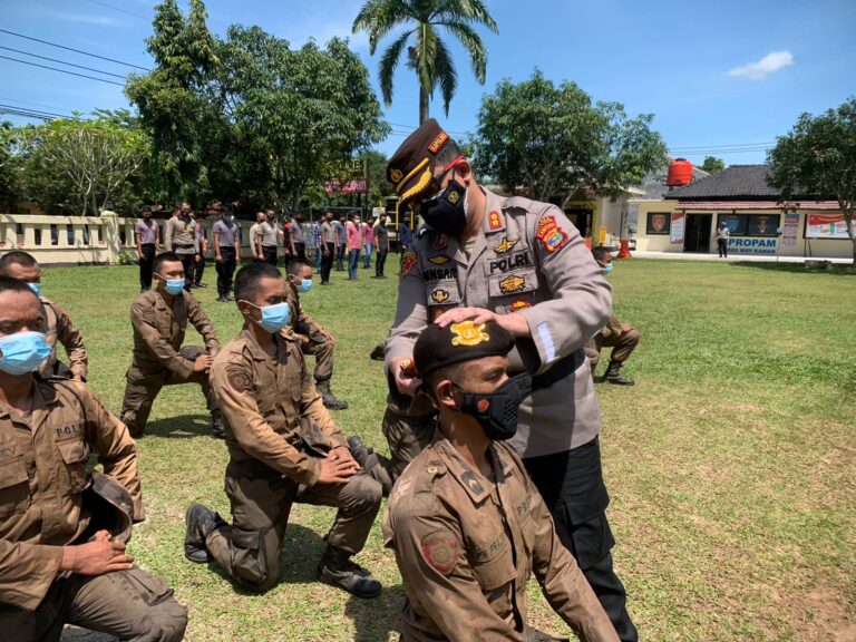 Tradisi Pembaretan Bintara Remaja di Polres Way Kanan 