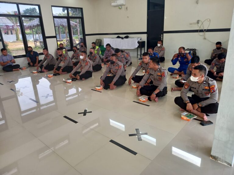 Polres Bangka Barat Laksanakan Binrohtal ke Anggotanya