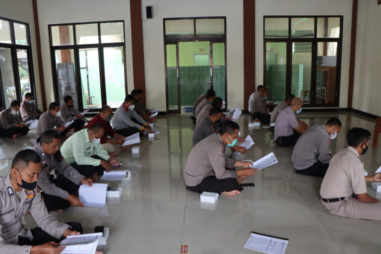 Polres Ngawi Giat Laksanakan Binrohtal untuk Anggota Polri dan Anggota ASN