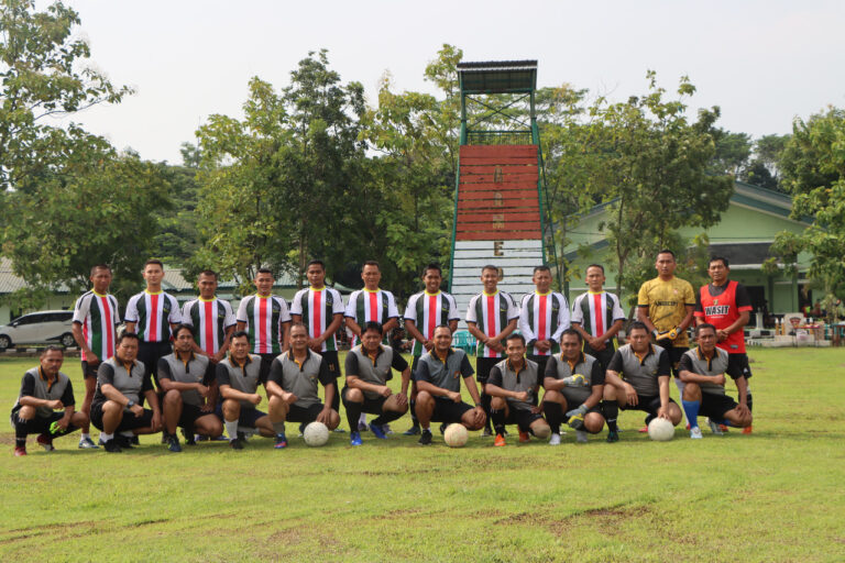 Kapolres Ngawi Gelar Pertandingan Persahabatan Antara Polres Ngawi Dengan Angicipi Fc