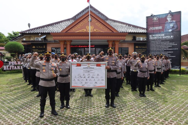 Polres Blitar Kota Gelar Apel Pencanangan Zona Integritas Menuju WBBM, Penandatanganan Komitmen Dan Pakta Integritas