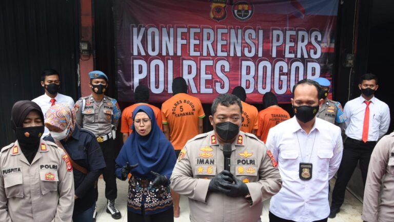 Penyerangan di Cafe Cinus Seorang Pemuda Tewas