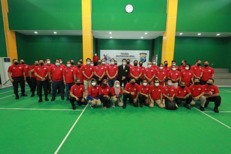 Peringati HPN 2022, Polda Jatim Gelar Turnamen Bulu Tangkis Piala Kapolda Jatim