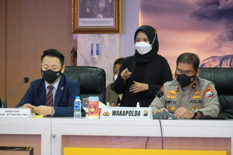 Polda Jatim Dapat Penghargaan Dari FBI Karena Telah Ungkap Kasus Situs Palsu Bansos AS