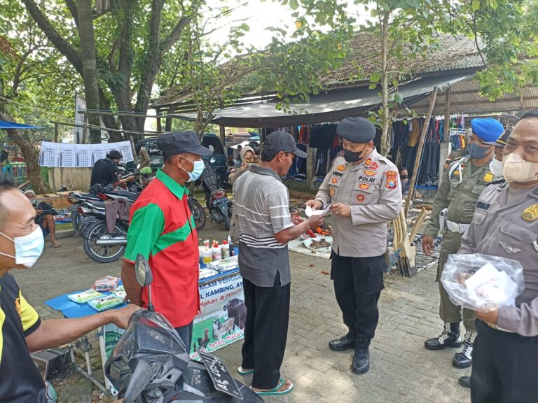 Polres Ngawi Gencarkan Pamor Keris Himbau Masyarakat Pentingnya Penggunaan Masker