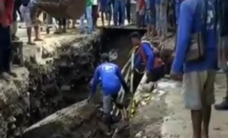 Proyek Instalasi Pipa Perumda Longsor, Satu Orang Tewas