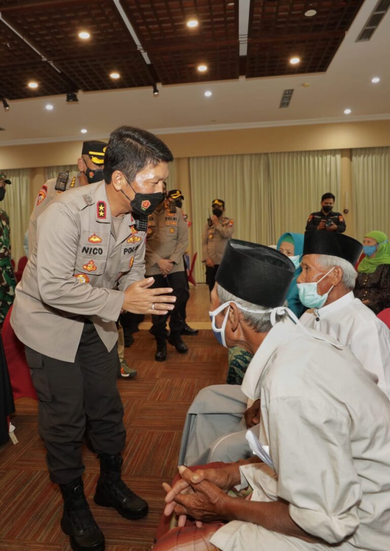 Genjot Vaksinasi Di Jatim, Kapolda Jatim Cek Vaksinasi di Pasuruan