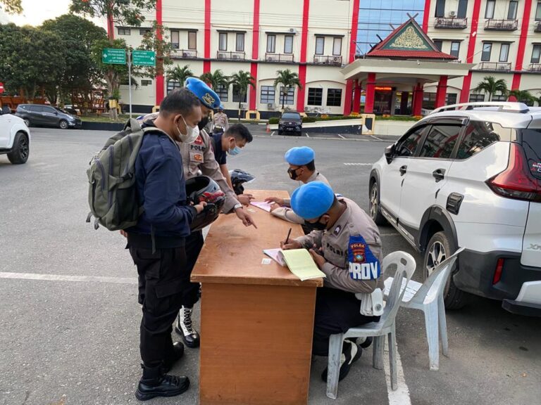 Propam Polda KEPRI TERTIBKAN STROBO DAN SIRINE