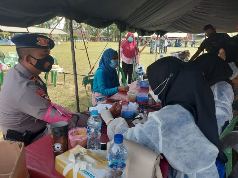 Brimob Polda Sumut Ikut Donor Darah di Mako Marinir