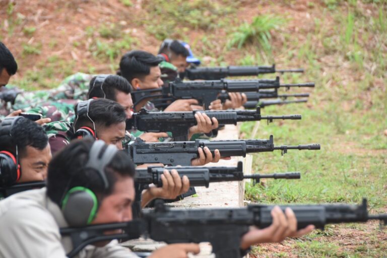 Personel Lanud RHF Asah Kemampuan Menembak Triwulan 1