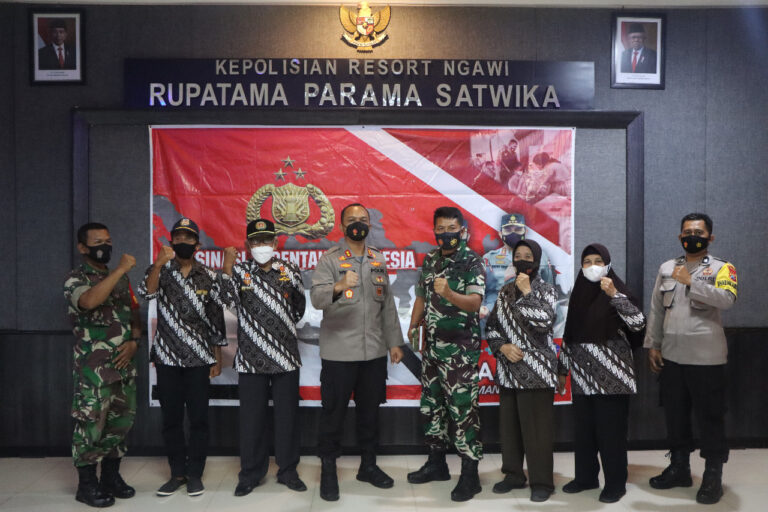 Kapolres Ngawi Tinjau Vaksinasi Booster Lansia