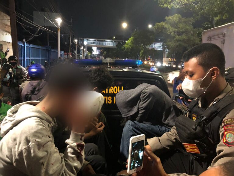 Sebanyak 4 Pelajar Berhasil Diamankan Berikut 1 Buah Sajam Oleh Polres Metro Jakbar