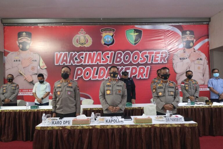 Kapolda kepri Laksanakan peninjauan Akselerasi Vaksinasi serentak secara Virtual yang dipimpin Langsung oleh Kapolri