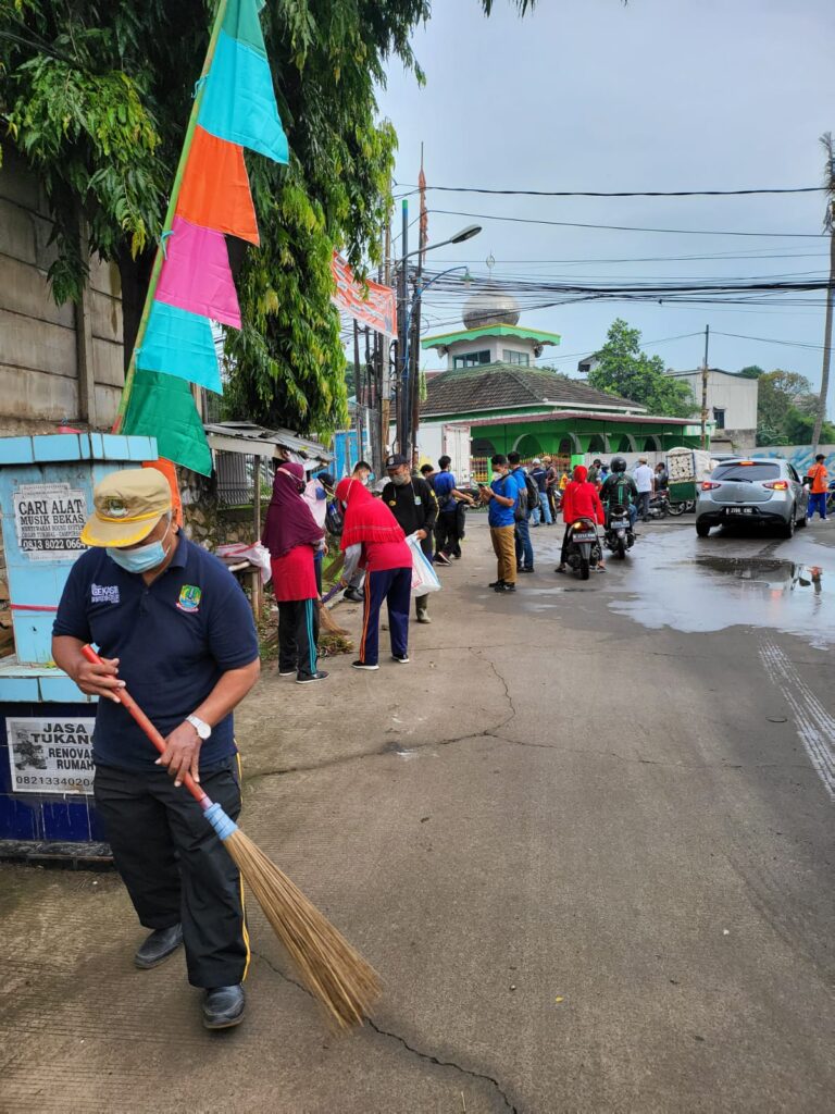 HPSN Aparatur Kelurahan Dan Masyarakat Jatimekar Lakukan Grebek K3