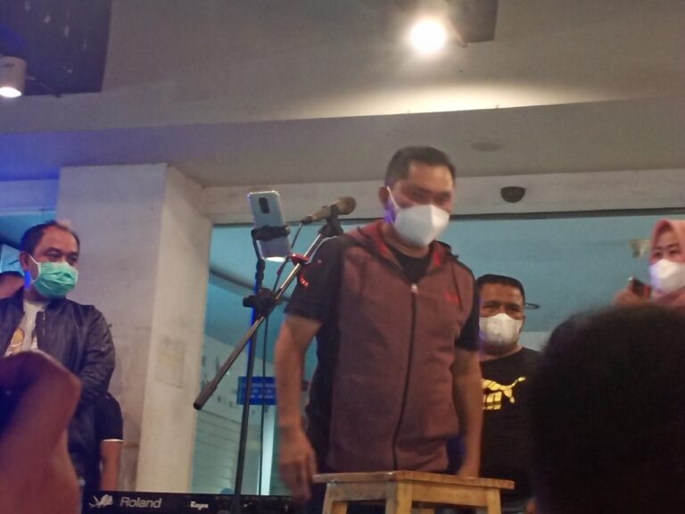 Kapolda Metro Jaya Kunjungi Vaksinasi di Sentra Kuliner dan Manfaatkan Momentum Malam Minggu