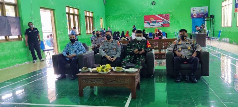 Sasar Warga Pelosok Desa, Polres Kediri Kota Gencarkan  Vaksinasi Anak  dan Boster